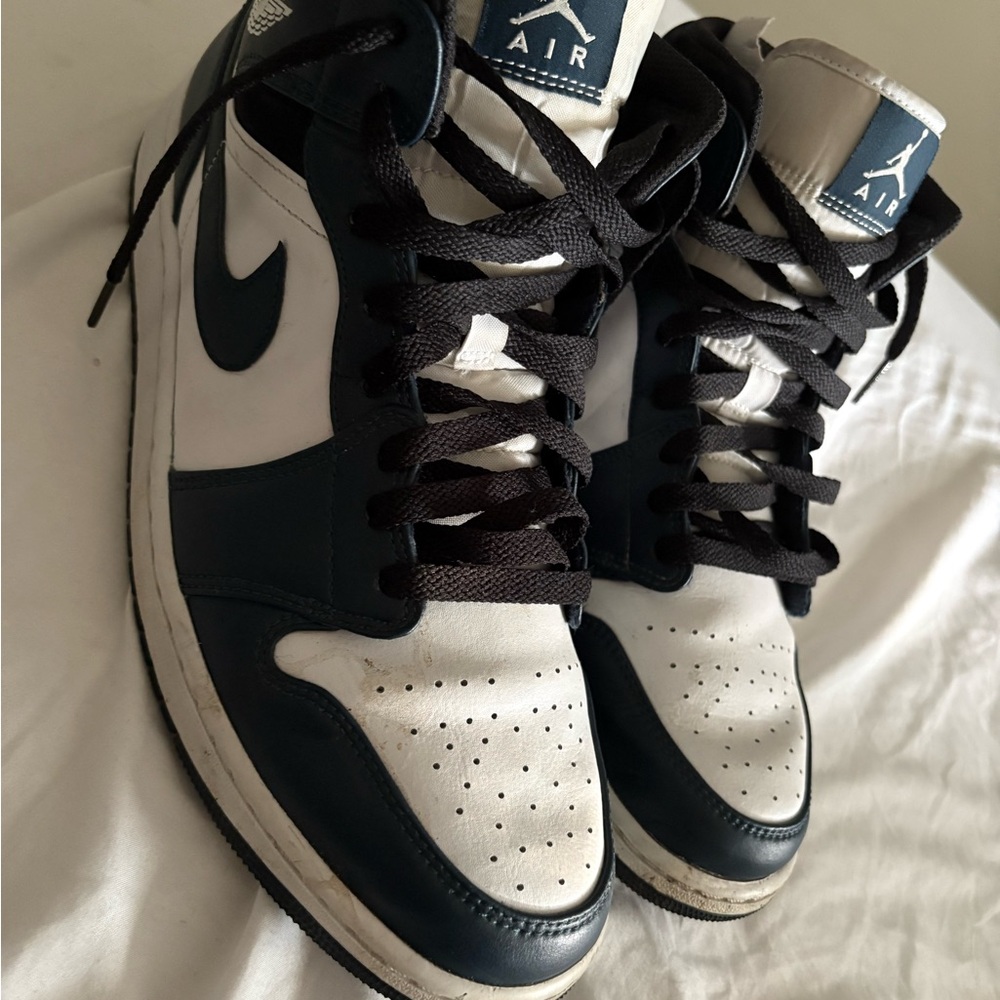 Nike Air Jordan 1 Mid Men’s 12